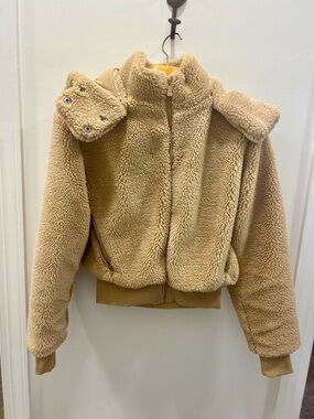 Alo Yoga Foxy Sherpa Jacket – XS – Beige/Tan